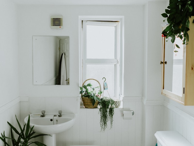 Modern Green and Gold Bathroom